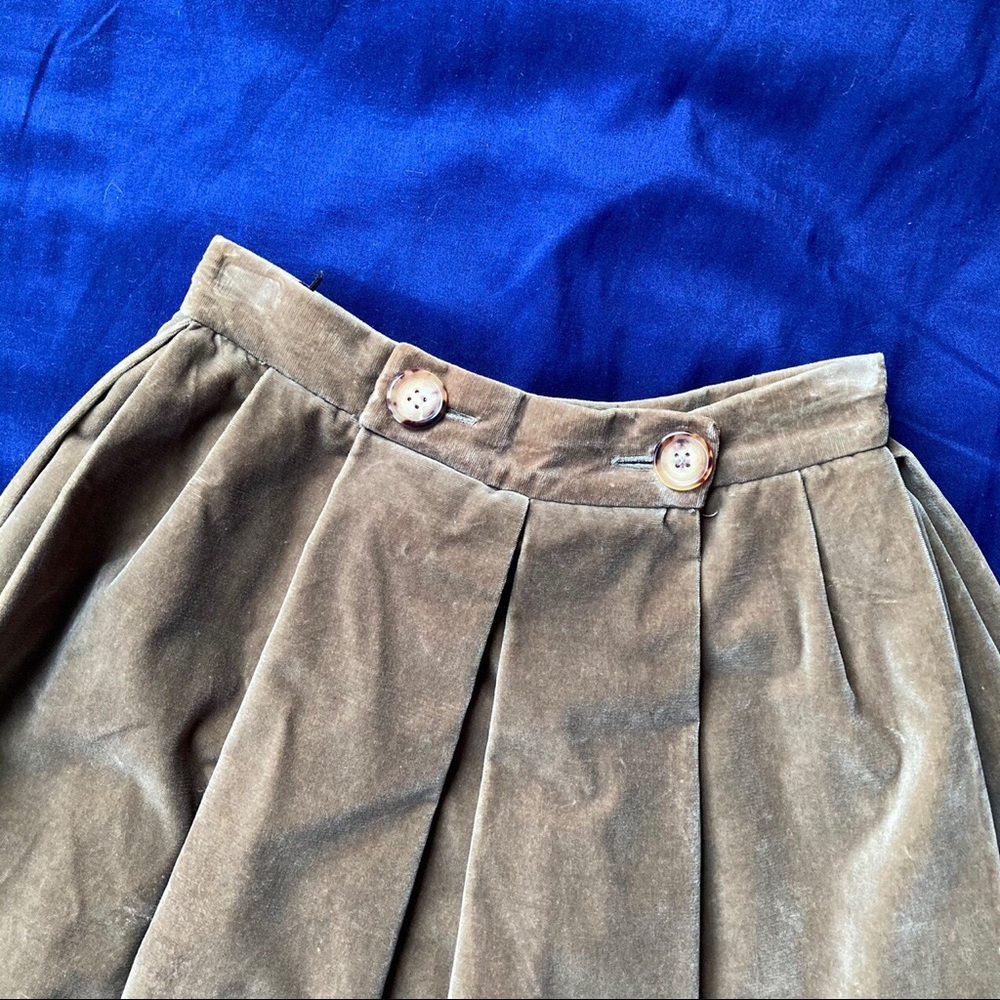Vintage 1970’s high-waisted, pleated skirt 👌🏽 - Picture 2 of 3